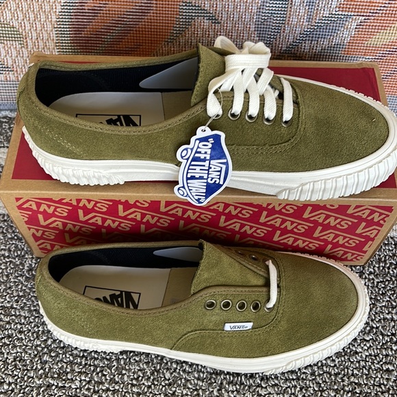 Vans WMNS Authentic 44 L
Anaheim Factory Og Suede
VN0005U4GRN
Sneakers - Picture 3 of 16